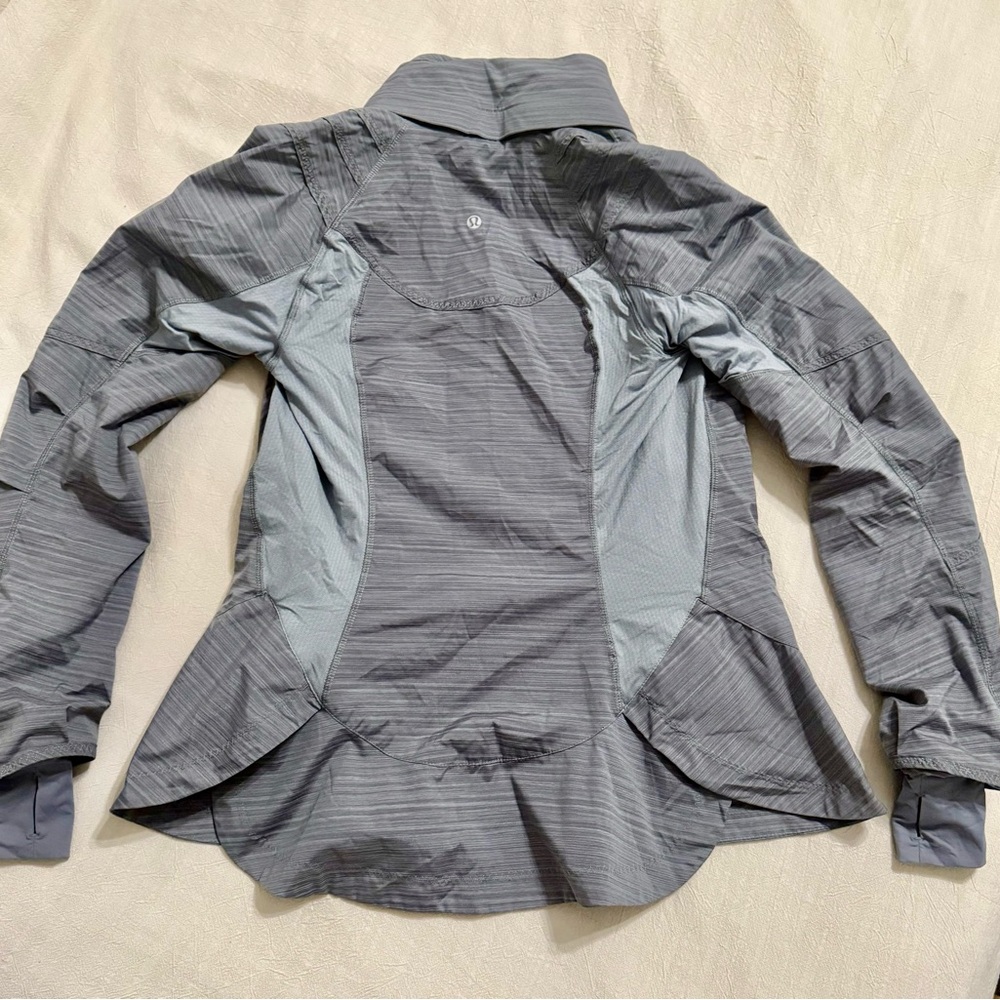 Grey Lululemon windbreaker - Picture 6 of 6